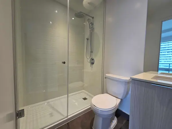 448 Burnhamthorpe RD W #1306, Mississauga, ON L5B 0R4