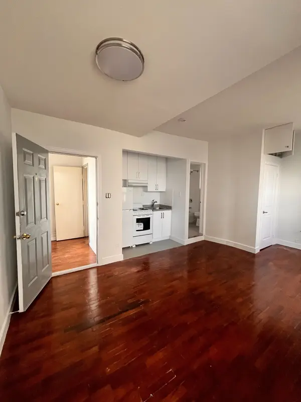 96 Springhurst AVE #3, Toronto W01, ON M6K 1C1