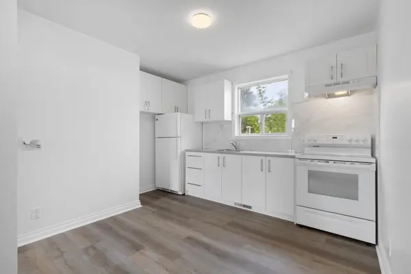 1 Dixon RD #2, Toronto W09, ON M9P 2K9