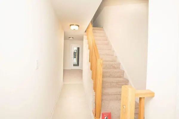 84 Fieldridge CRES, Brampton, ON L6R 0C2