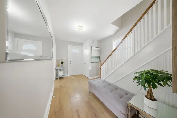 274 Reynolds ST, Oakville, ON L6J 3L4