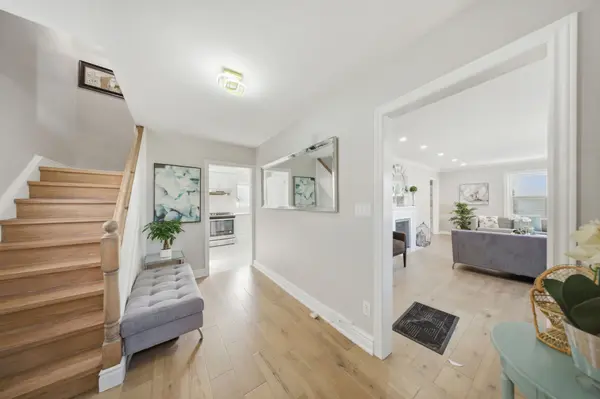 274 Reynolds ST, Oakville, ON L6J 3L4