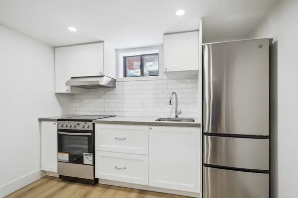 1 Yorkview DR #Suite B, Toronto W07, ON M8Z 2E7