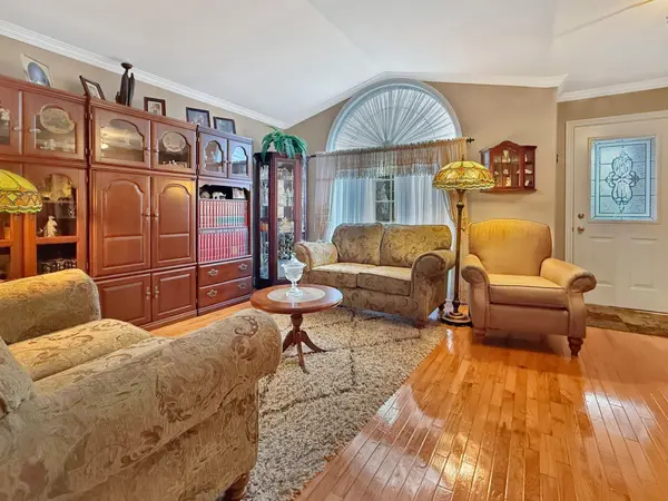 629 Daytona DR, Fort Erie, ON L2A 4Z5