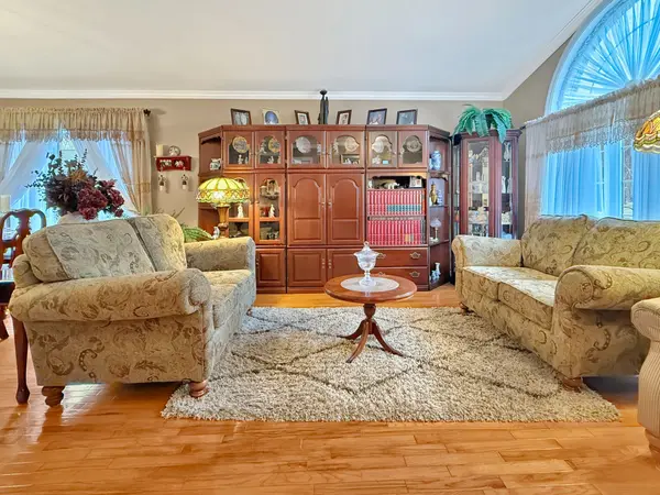 629 Daytona DR, Fort Erie, ON L2A 4Z5