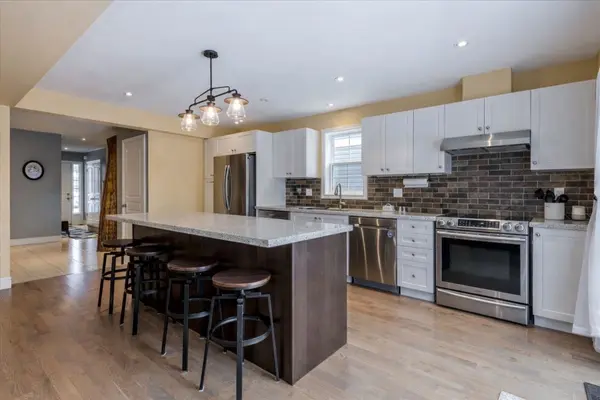 70 FIELDSTREAM Chase, Bracebridge, ON P1L 0A7