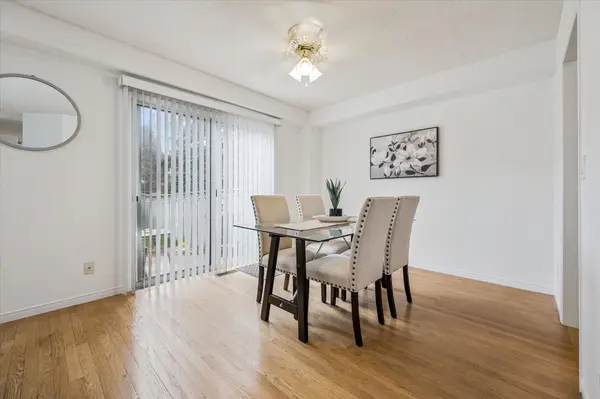 33 Fairgreen Close, Cambridge, ON N1T 1T6