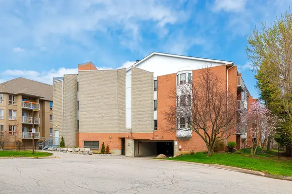 6 NIAGARA ST #206, Grimsby, ON L3M 5A4