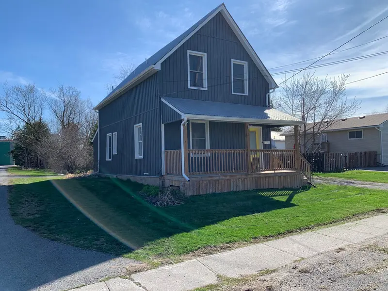 261 Robert ST, Greater Napanee, ON K7R 2N4