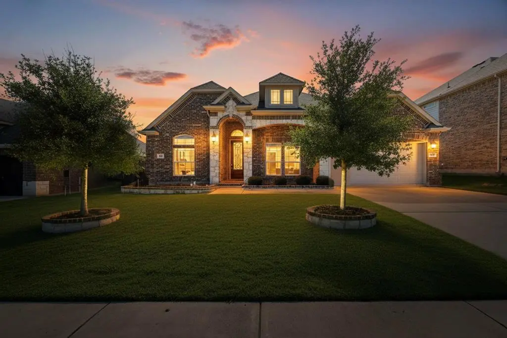 909 Foxtail Drive, Mansfield, TX 76063
