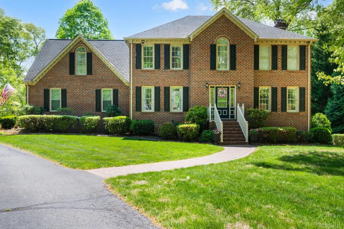 217 Millspring DR, Forest, VA 24551