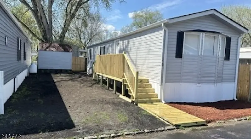 10 3rd St, Wayne Twp., NJ 07470