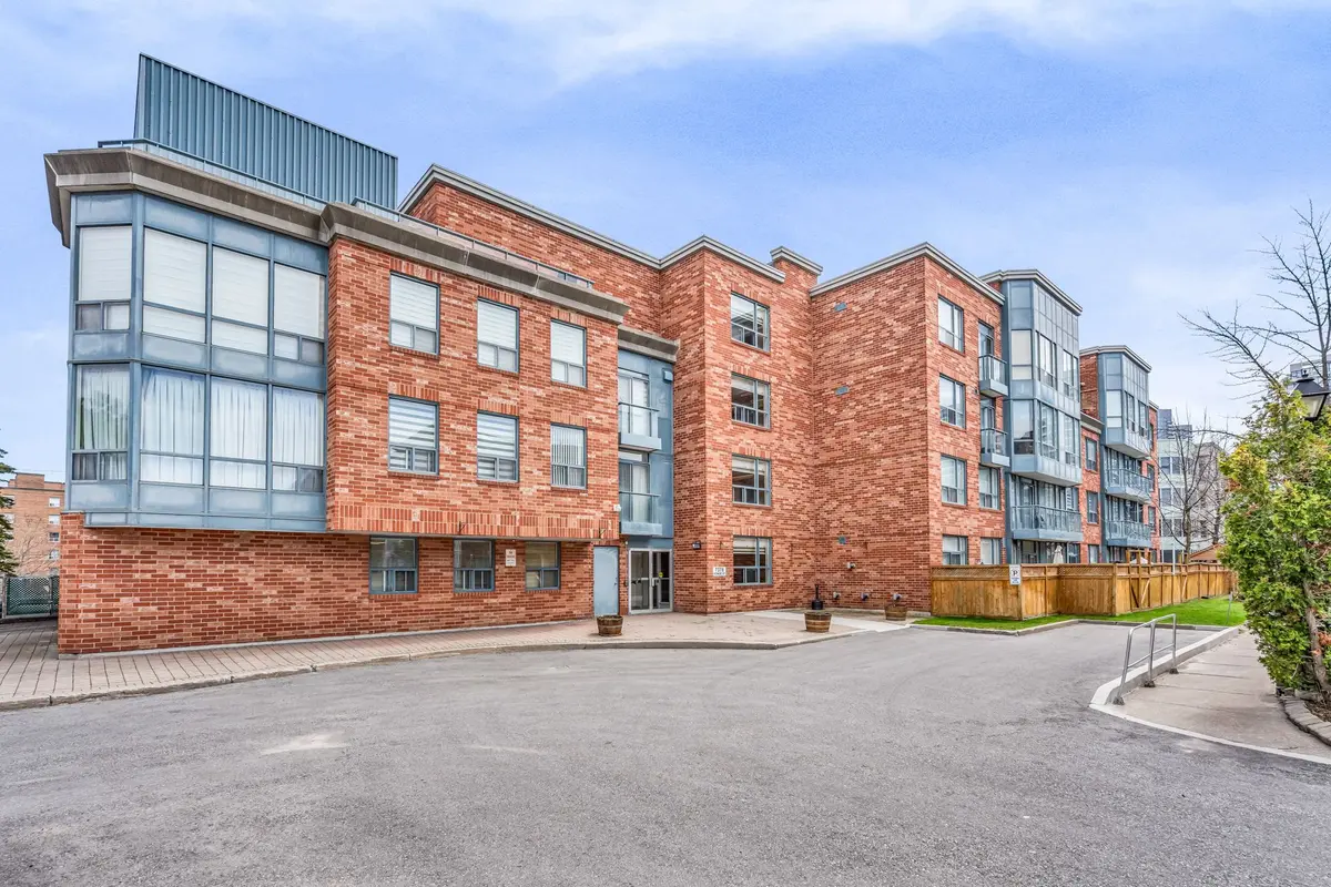 7378 Yonge ST #308, Vaughan, ON L4J 8J1