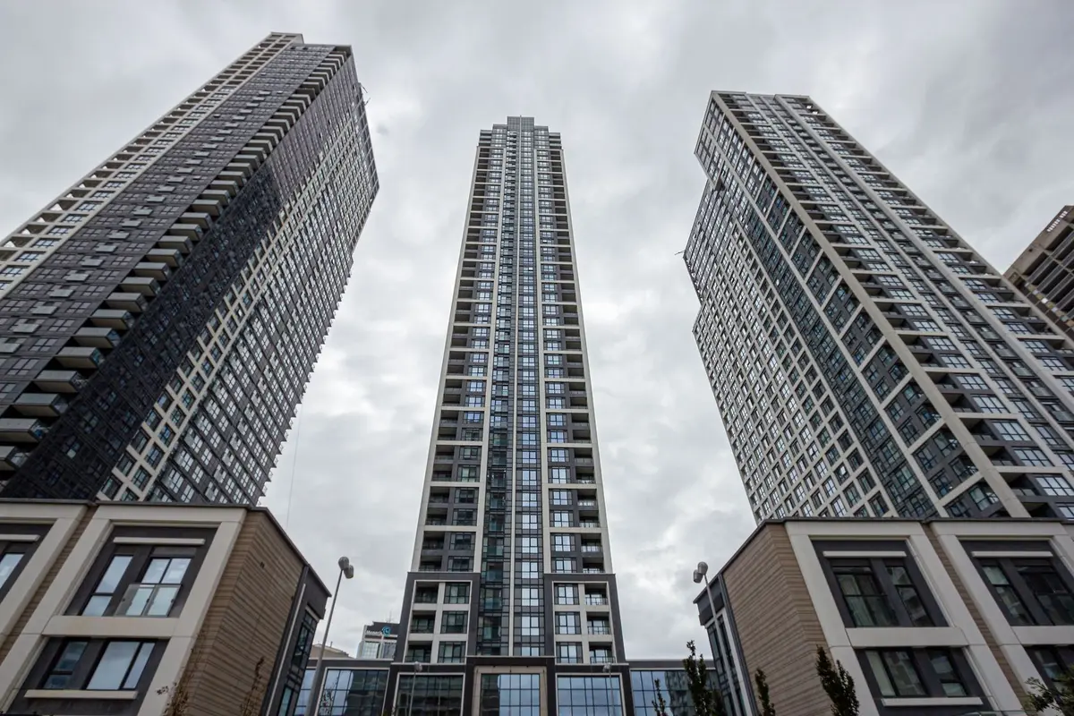 7 Mabelle AVE #804, Toronto W08, ON M9A 4X1