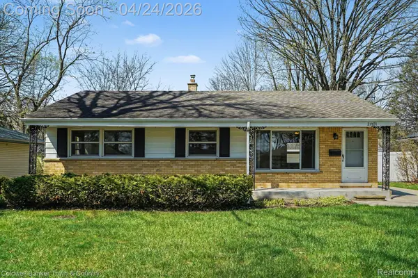 27691 Lexington Pkwy, Southfield, MI 48076