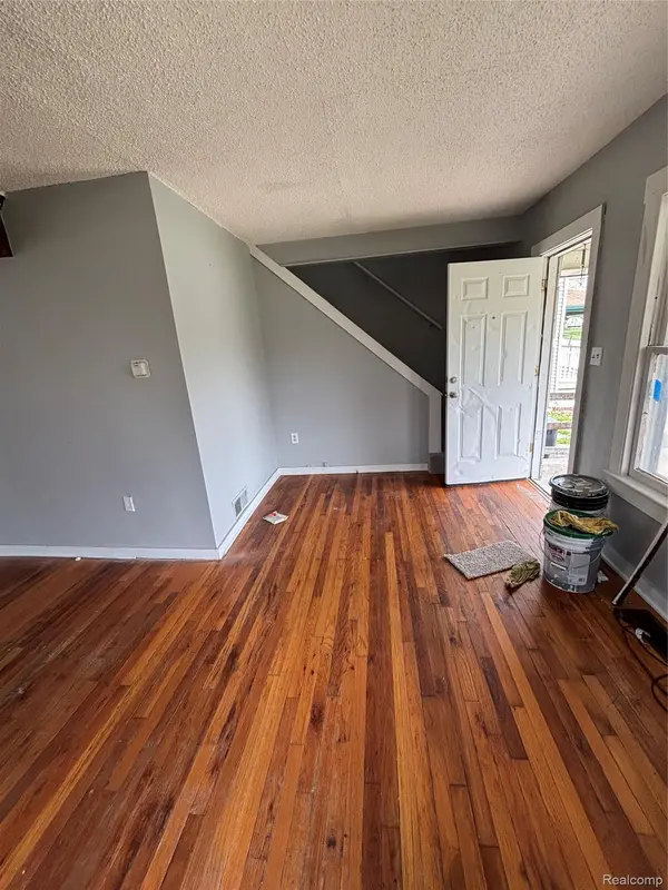 1008 Tacken ST, Flint, MI 48532