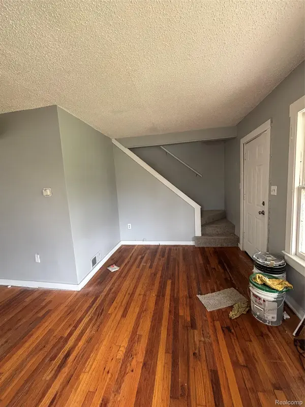 1008 Tacken ST, Flint, MI 48532