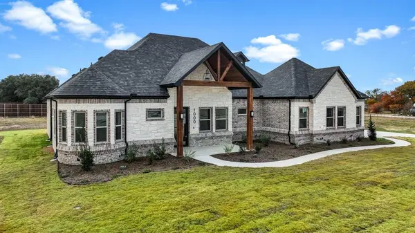 1000 Elevation Trail, Weatherford, TX 76087