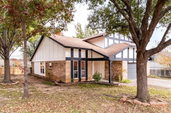 3709 Ravenhill Lane, Arlington, TX 76016