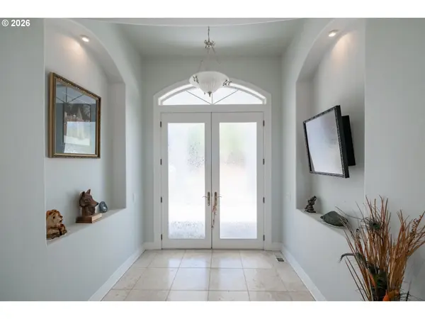 1920 COCHRANE LN, Dallas, OR 97338