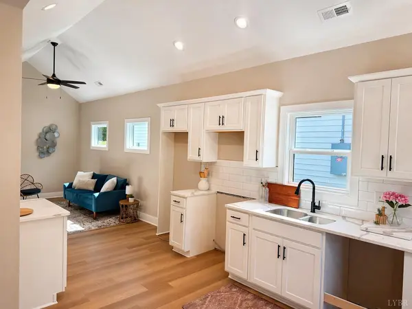 2721 Rainbow CIR, Lynchburg, VA 24501