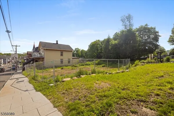 77 Main St, High Bridge Boro, NJ 08829