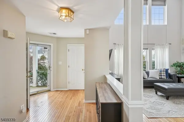 1 Smoke House Ct, Readington Twp., NJ 08889