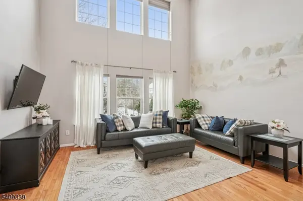 1 Smoke House Ct, Readington Twp., NJ 08889