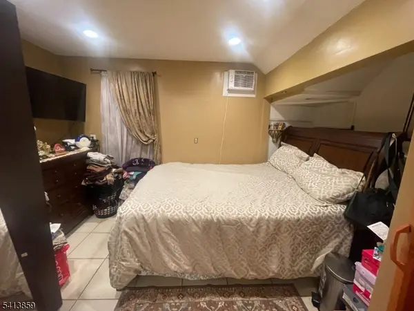 25 Ward St, Paterson City, NJ 07501