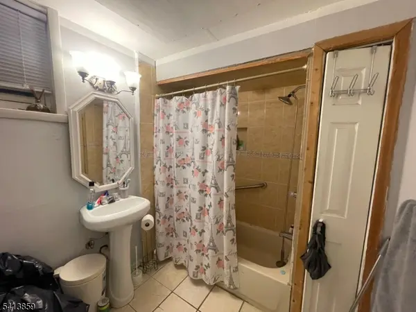 25 Ward St, Paterson City, NJ 07501