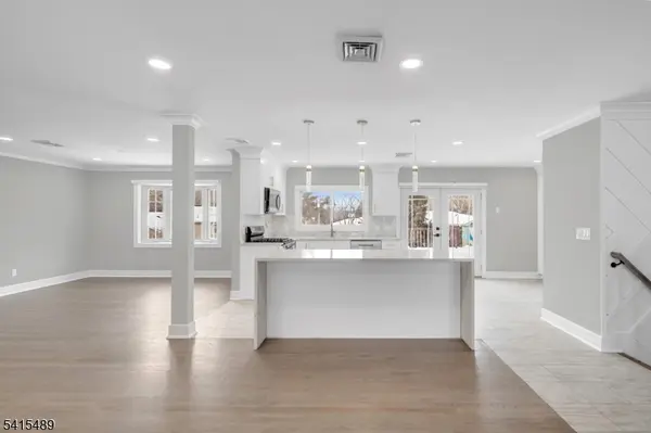 475 Cedar Ln, Paramus Boro, NJ 07652