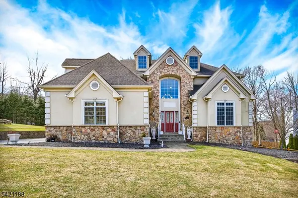 6 Hunter Dr, Mount Olive Twp., NJ 07828