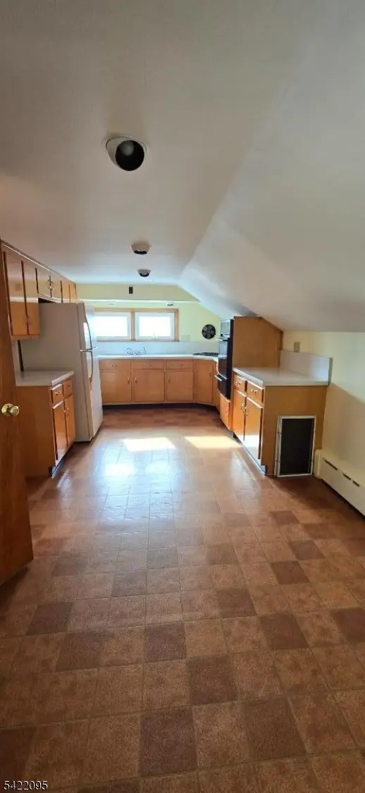 95 Norwood St, Haledon Boro, NJ 07508