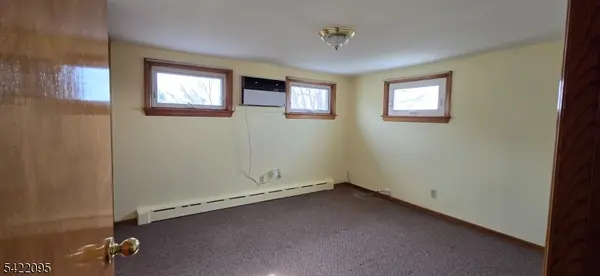 95 Norwood St, Haledon Boro, NJ 07508