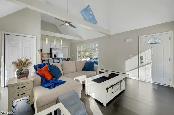 3 Redmans Dr, Jefferson Twp., NJ 07438