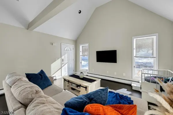 3 Redmans Dr, Jefferson Twp., NJ 07438