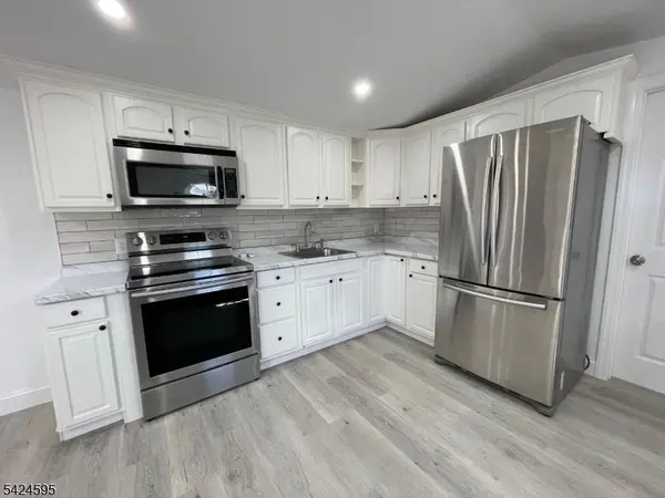 10 3rd St, Wayne Twp., NJ 07470