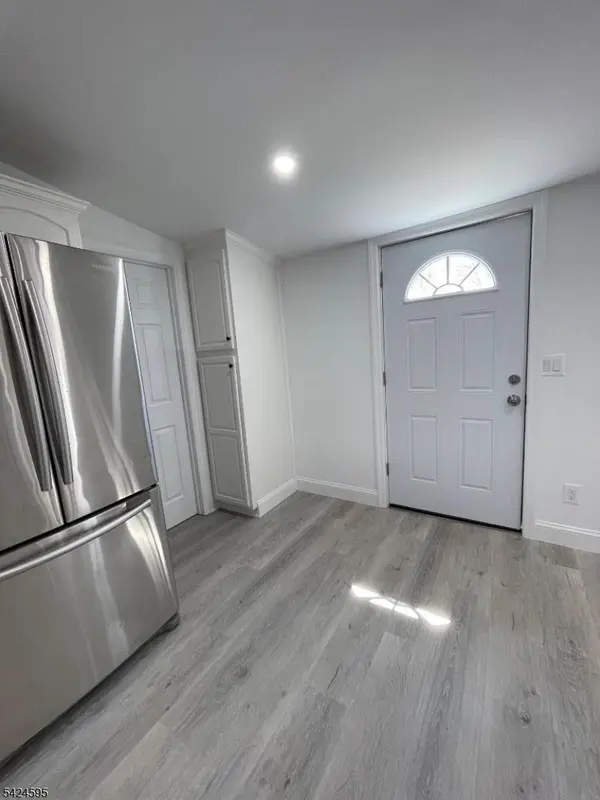 10 3rd St, Wayne Twp., NJ 07470