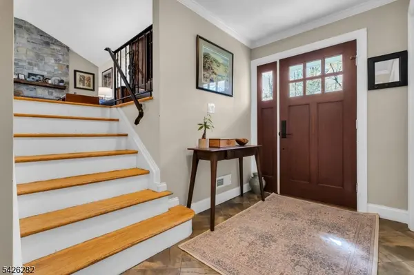 51 Chestnut St, New Providence Boro, NJ 07974