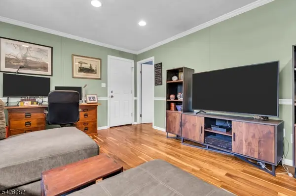 51 Chestnut St, New Providence Boro, NJ 07974