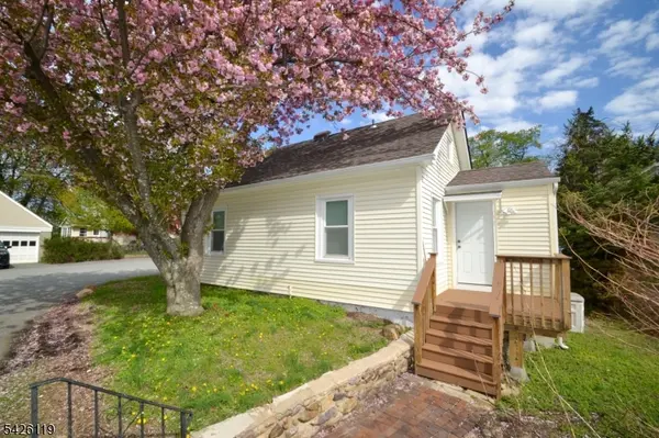 4 W Lincoln Ave, Rockaway Boro, NJ 07866