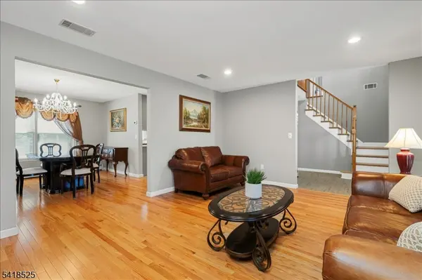 3 Magnolia Ct, Roxbury Twp., NJ 07876