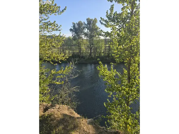 15823 SE Basalt CT, Damascus, OR 97089