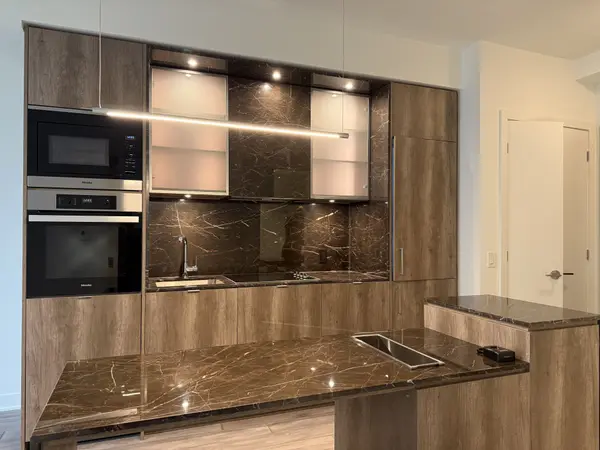 11 Yorkville AVE #1306, Toronto C02, ON M4W 1L2