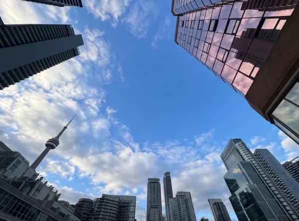 393 King ST W #706, Toronto C01, ON M5V 3G8