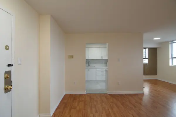 100 Dundalk DR #1003, Toronto E04, ON M1P 4V2