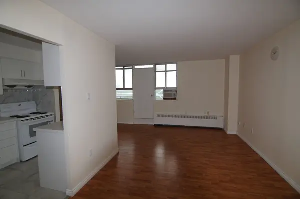 100 Dundalk DR #1003, Toronto E04, ON M1P 4V2