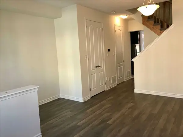 55 Jolly WAY, Toronto E04, ON M1P 0E2