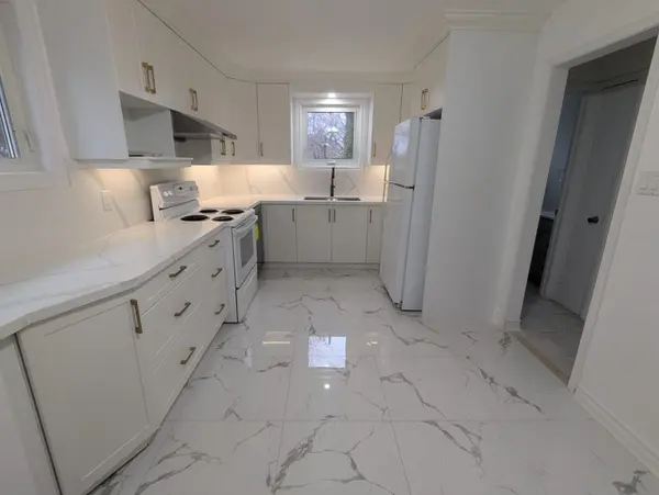 1858 Shadybrook DR, Pickering, ON L1V 3A8