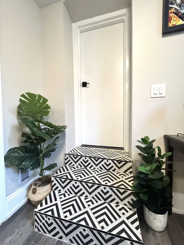 31 Heyworth CRES #Lower, Toronto E02, ON M4E 1T6